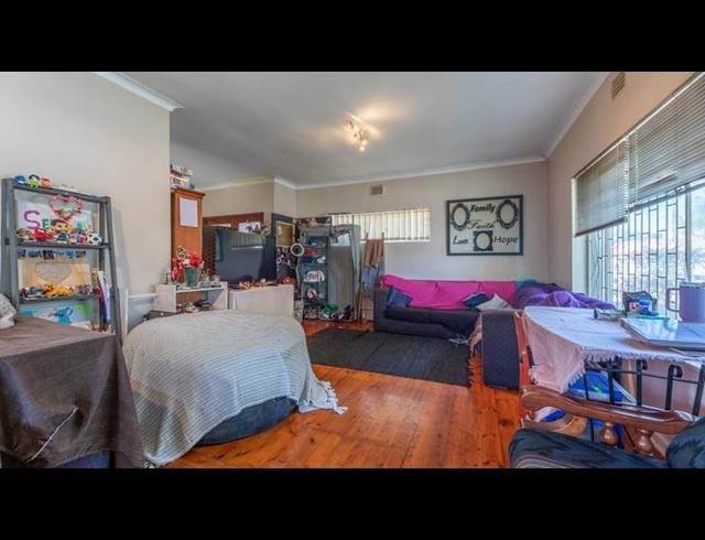 3 BEDROOM HOUSE FOR SALE IN BOSTON